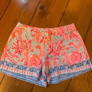 VGUC Lilly Pulitzer shorts, size M